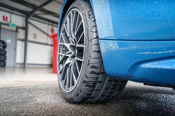 Car Unbalanced tires