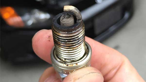 Dirty/worn-out spark plugs