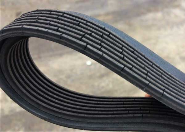 Cracks or fraying on the belt