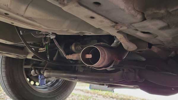 What are the signs of a stolen-missing catalytic converter