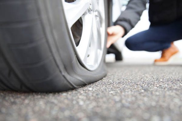 The Signs Of A Punctured Tire