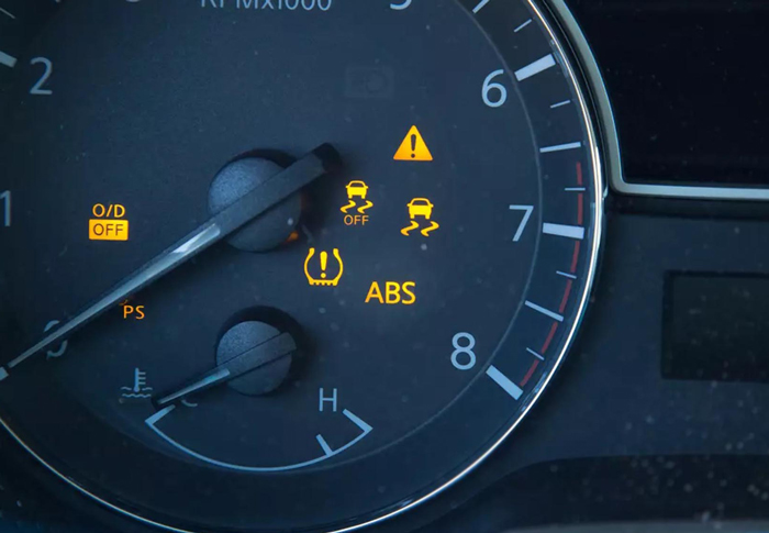What Causes the ABS Light To Come On and Go Off