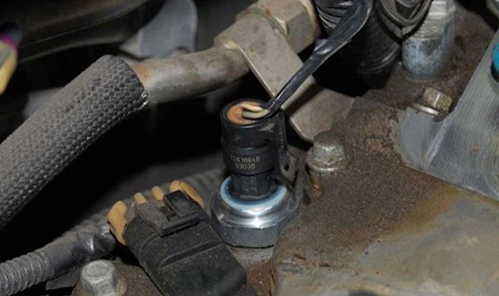 Symptoms of a Bad Oil Pressure Sensor